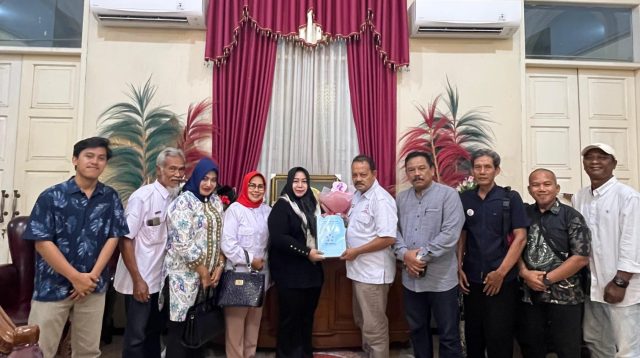 Plt Bupati Ponorogo Dorong Peran Besar PKL UMKM Sukseskan MBG dan KDKMP, Ketua Umum APKLI-P: Patut Dicontoh Di Indonesia