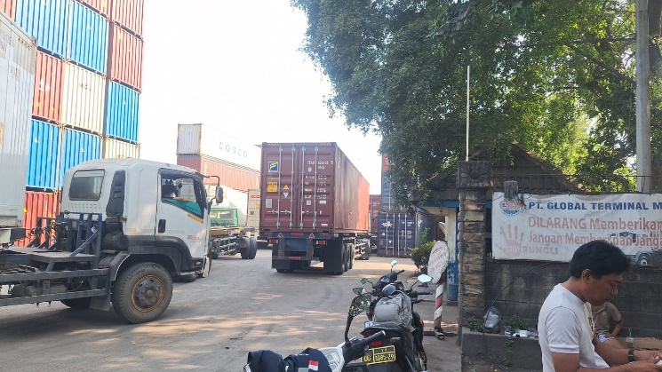 Aktivitas Depo PT Global Terminal Marunda “Pemicu Kemacetan Parah di Jakarta Utara”
