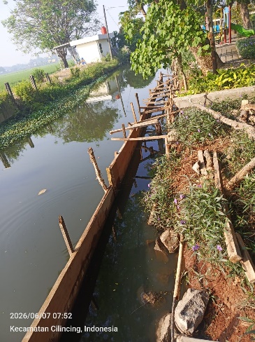 Warga Marunda Sesalkan Kinerja SDA Jakut, Perbaikan Tembok Jebol Taman Pinggir Kali Marunda “Terbengkalai”