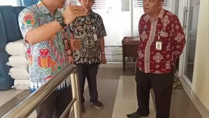 Camat Tambora Rutin Ngantor di Kelurahan dan Sekretariat RW, Jemput Bola Pelayanan dan Pembangunan Masyarakat