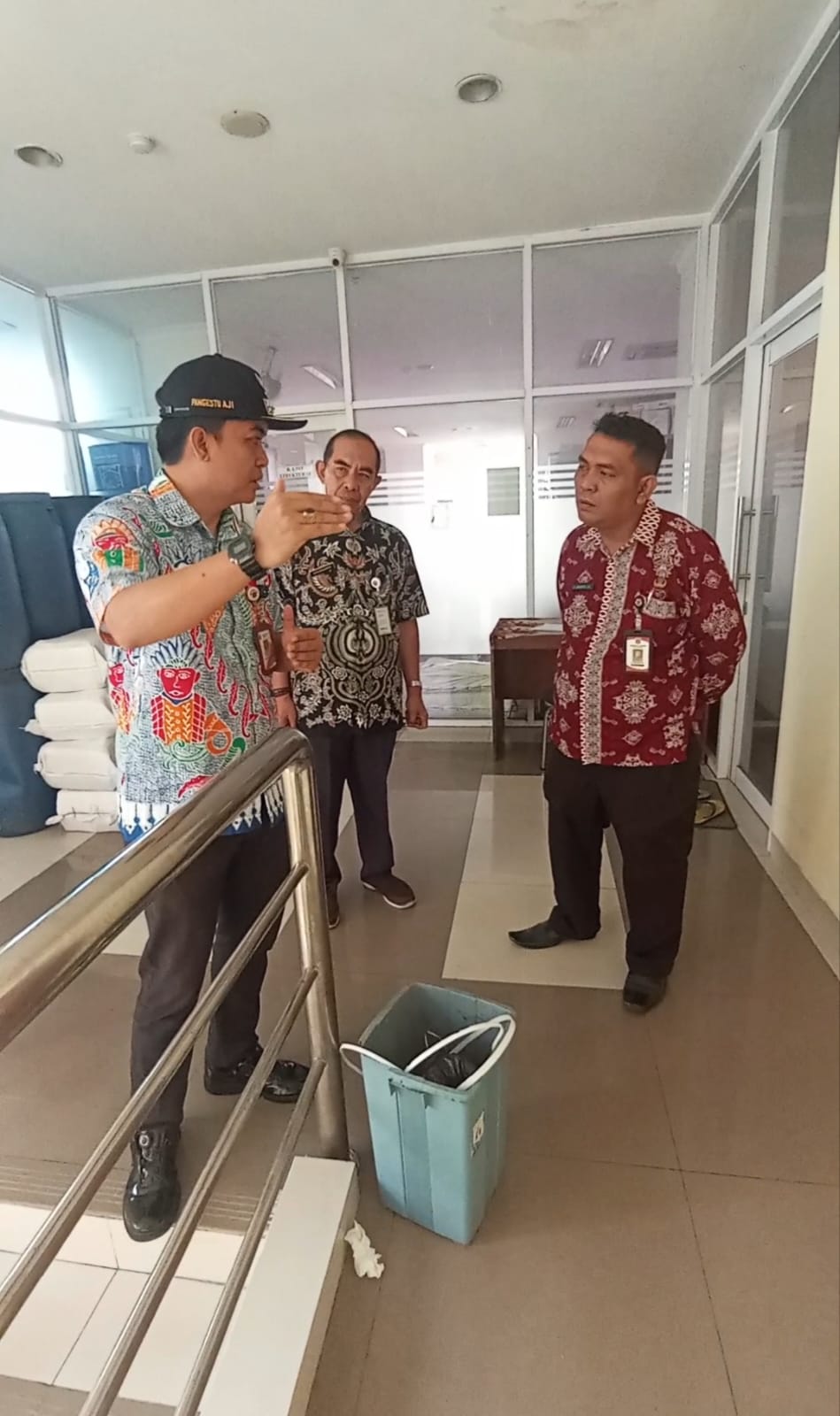 Camat Tambora Rutin Ngantor di Kelurahan dan Sekretariat RW, Jemput Bola Pelayanan dan Pembangunan Masyarakat