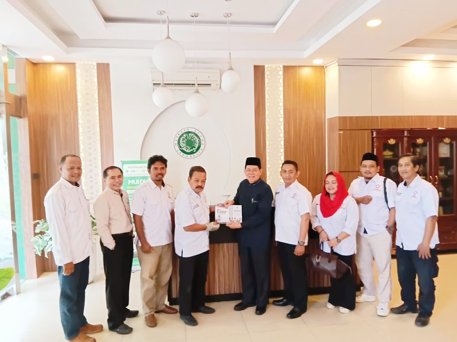 Ekonomi Rakyat Tulang Punggung Bangsa, Sekjen MUI: Fokus Dongkrak Pembiayaan dan Kualitas SDM PKL UMKM