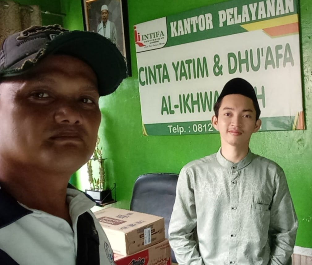 Kolaborasi Media Dengan FWJ Indonesia Salurkan nasi kotak dan air mineral