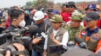 Menhut Raja Antoni : Penanganan Karhutla Riau Jadi Contoh yang Baik Menhut Raja Antoni : Penanganan Karhutla Riau Jadi Contoh yang Baik