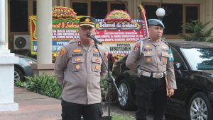 Apel Pagi Jam Pimpinan, Kapolsek Kemayoran Tekankan Anggota Hadir, Peduli dan Responsif terhadap Masyarakat