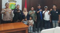 Rayakan HUT nya ke 40, Kapolsek Pinang Terima Kejutan Dari FWJI Korwil Kota Tangerang Rayakan HUT nya ke 40, Kapolsek Pinang Terima Kejutan Dari FWJI Korwil Kota Tangerang