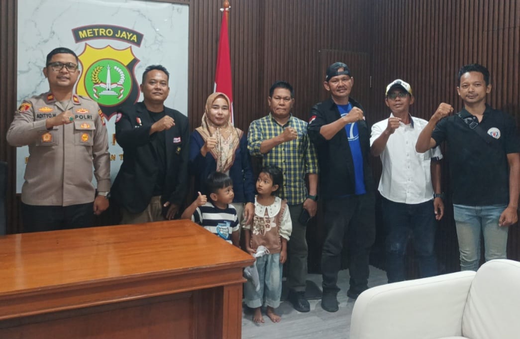Rayakan HUT nya ke 40, Kapolsek Pinang Terima Kejutan Dari FWJI Korwil Kota Tangerang