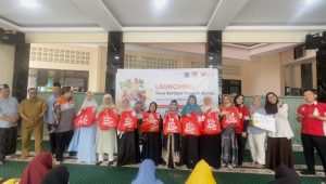 Rumah Zakat dan Super Indo Berbagi Kebahagiaan Salurkan 100 Paket Sembako