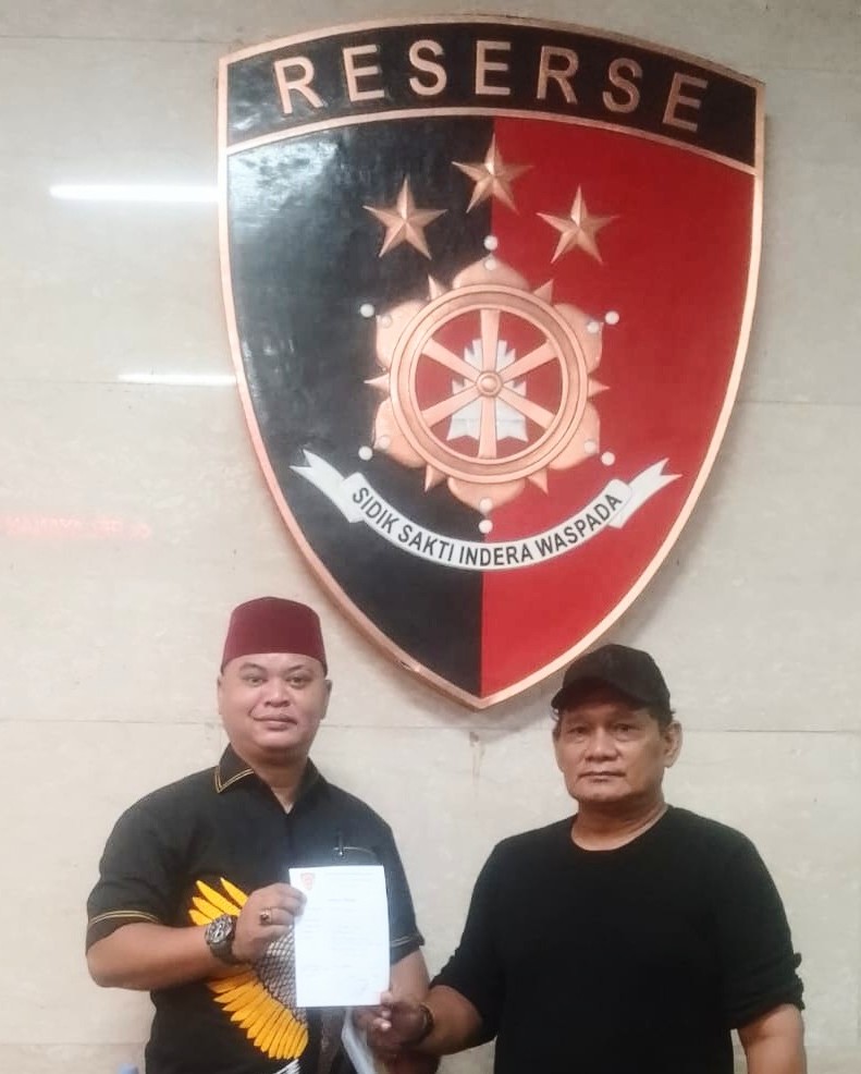 Pengacara Peci Merah dampingi Endang Sutisna (Bray) Adukan Dugaan Pelanggaran SOP Dan Adminitrasi Polsek Johar Baru ke bareskrim polri